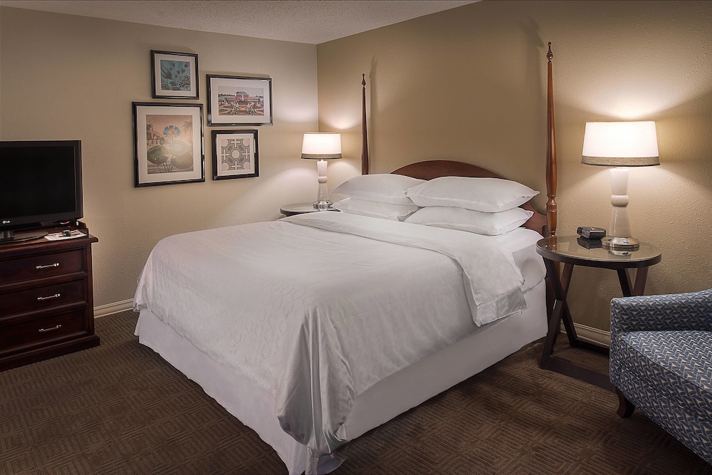 Sheraton Westport Lakeside Chalet 4/39