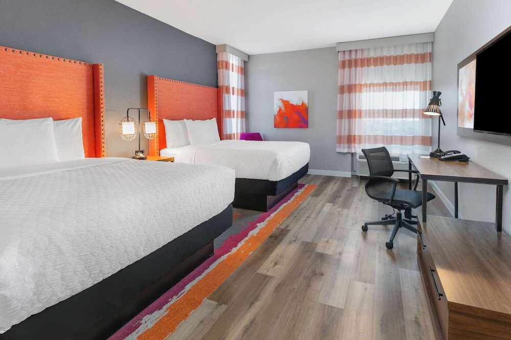 La Quinta Inn And Suites By Wyndham Lewisville 13/50