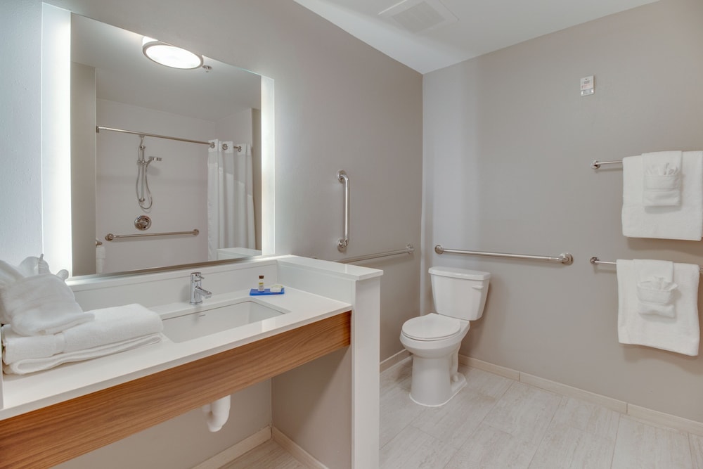 Holiday Inn Express & Suites Union City 11/47