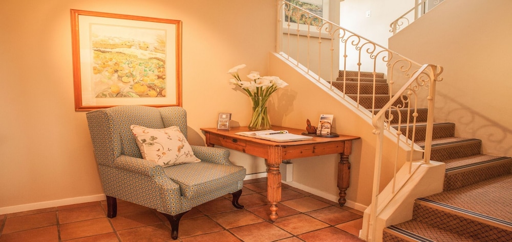 Headlands House Guest Lodge 25/50