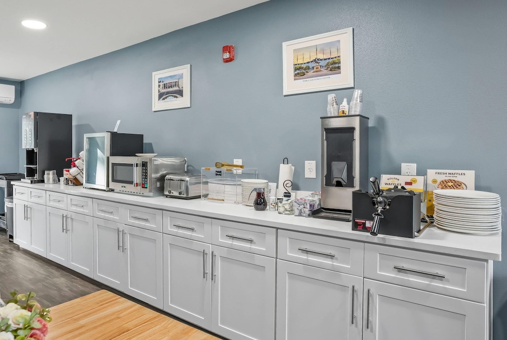 Baymont by Wyndham Ocala Suites 8/60