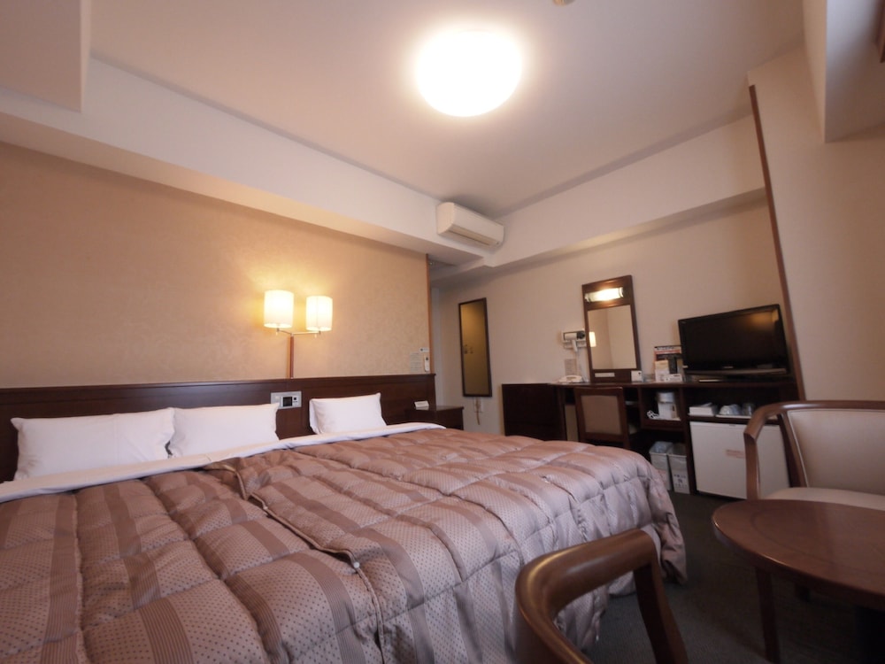 Hotel Route-Inn Tosu Ekimae 14/63
