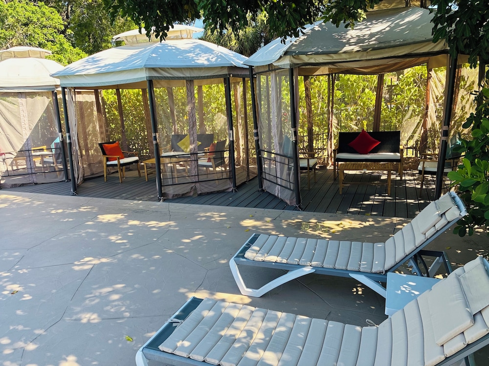 Nova Inn Resort 46/54