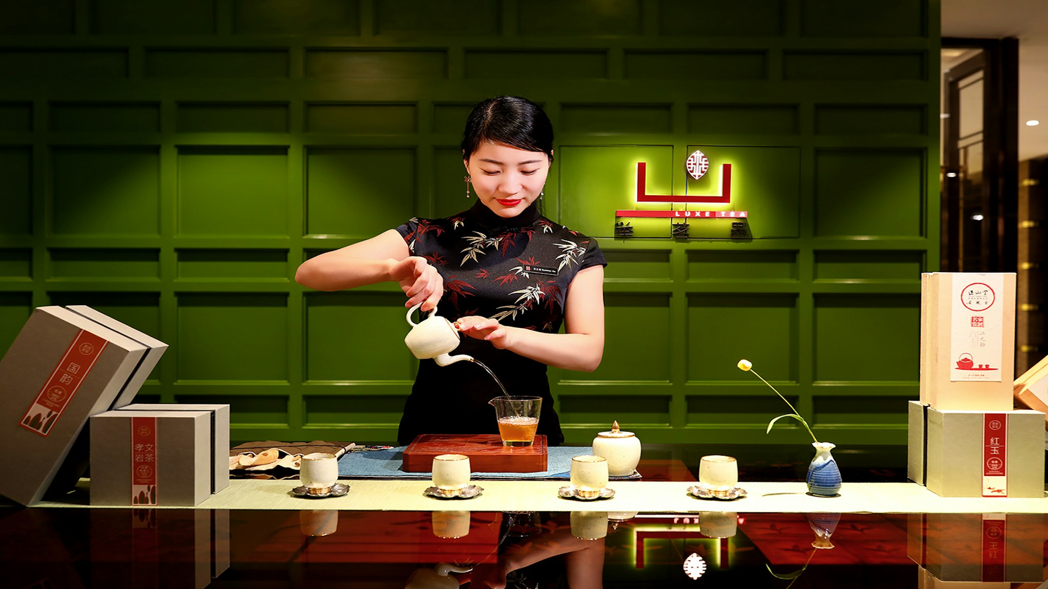 HUALUXE HOTELS AND RESORTS WUXI TAIHU 2/50