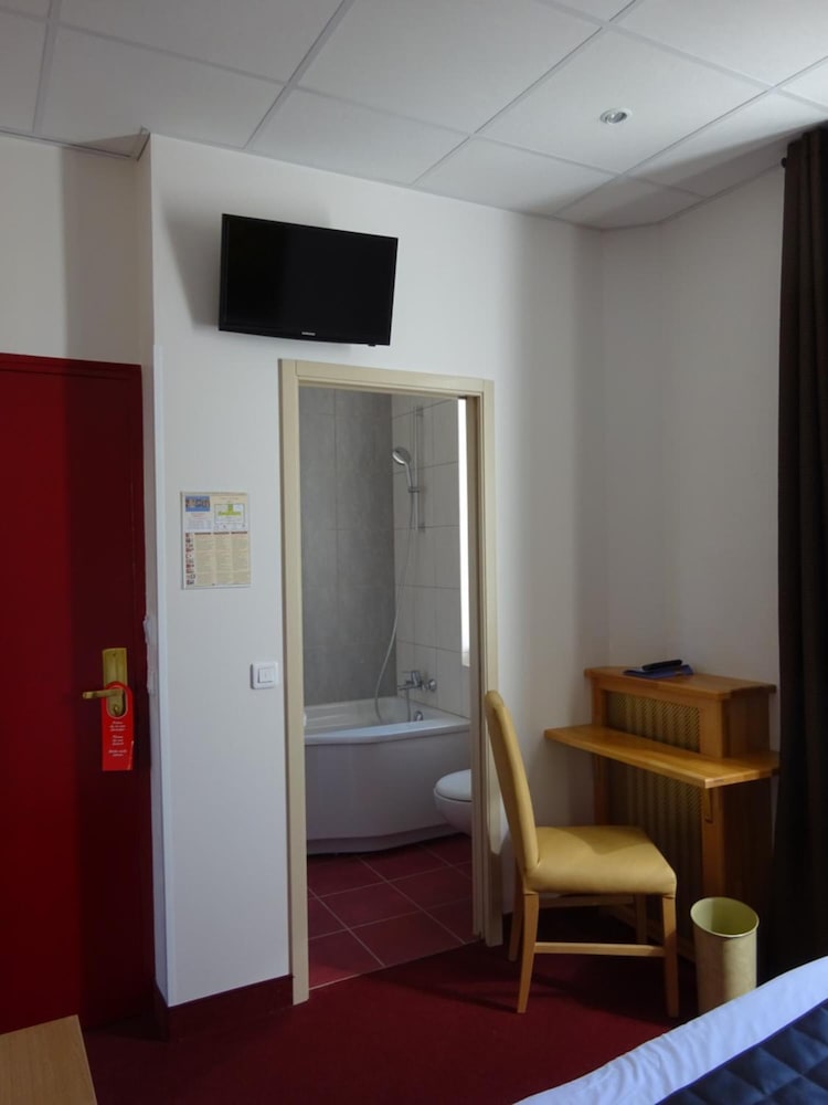 Hotel Restaurant Le Castel Fleuri 32/50