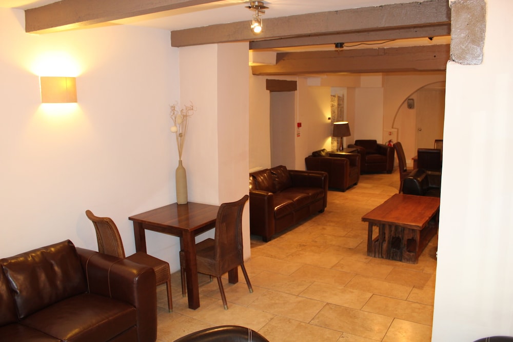 The Coach House 27/32