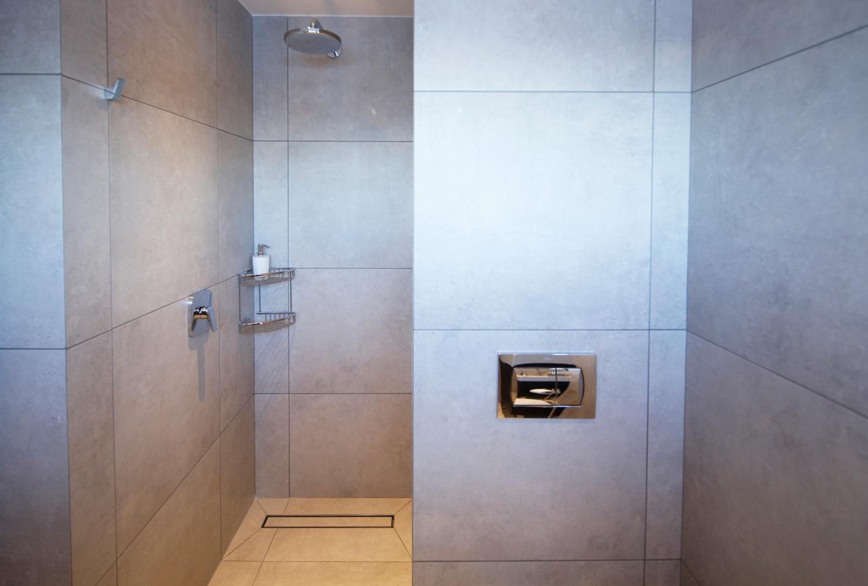 Keflavik Micro Suites 5/16