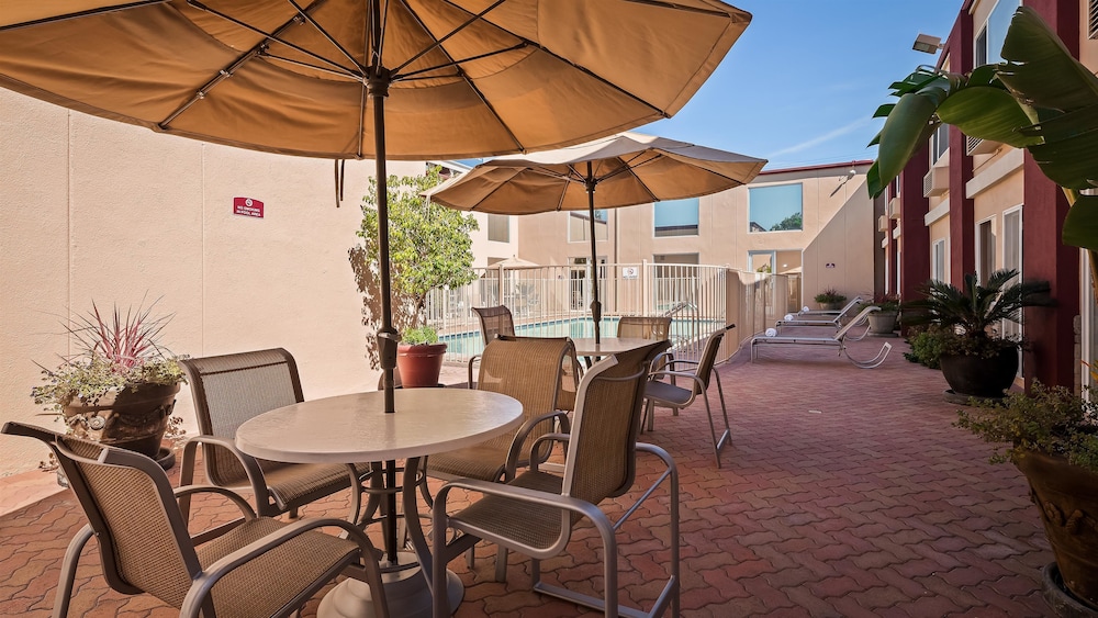Best Western Canoga Park Motor Inn 35/44