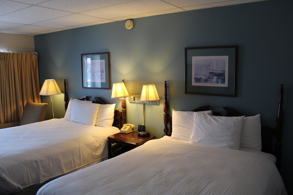 Boothbay Harbor Inn 10/69