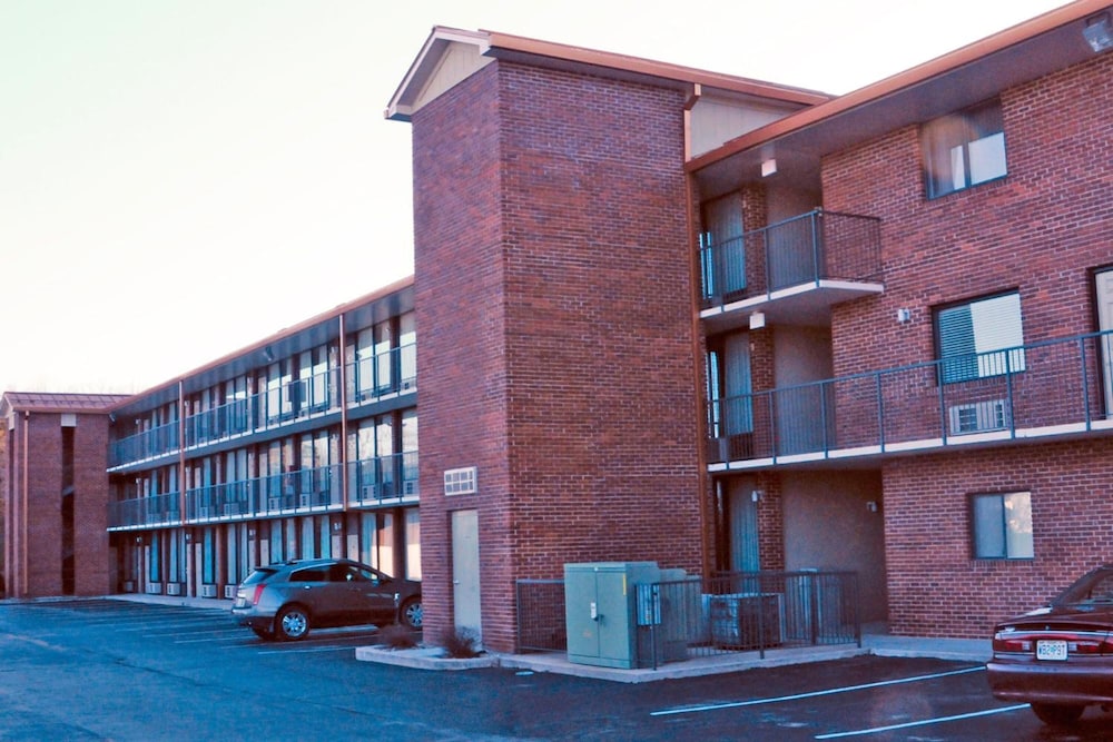 Bransons Best Motel 7/46