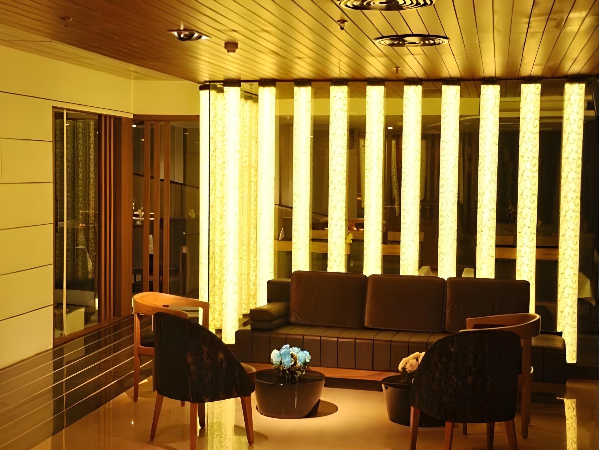 Hotel GK International 13/15