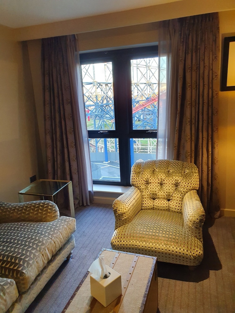 Boulevard Hotel 27/50