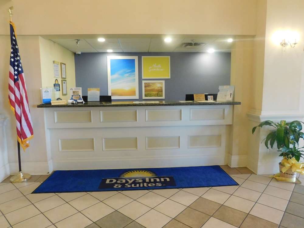 Days Inn & Suites by Wyndham Pocahontas 3/42