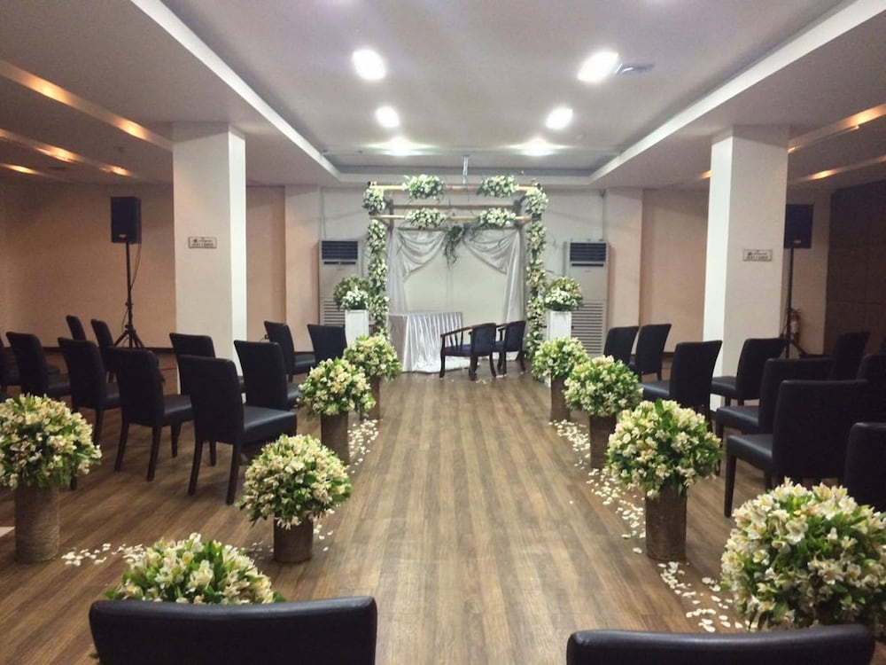 Terrace Hotel 24/26