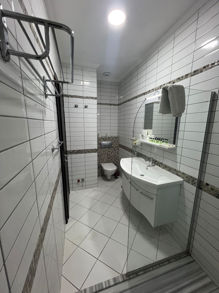 Kolibry Hotel 43/45