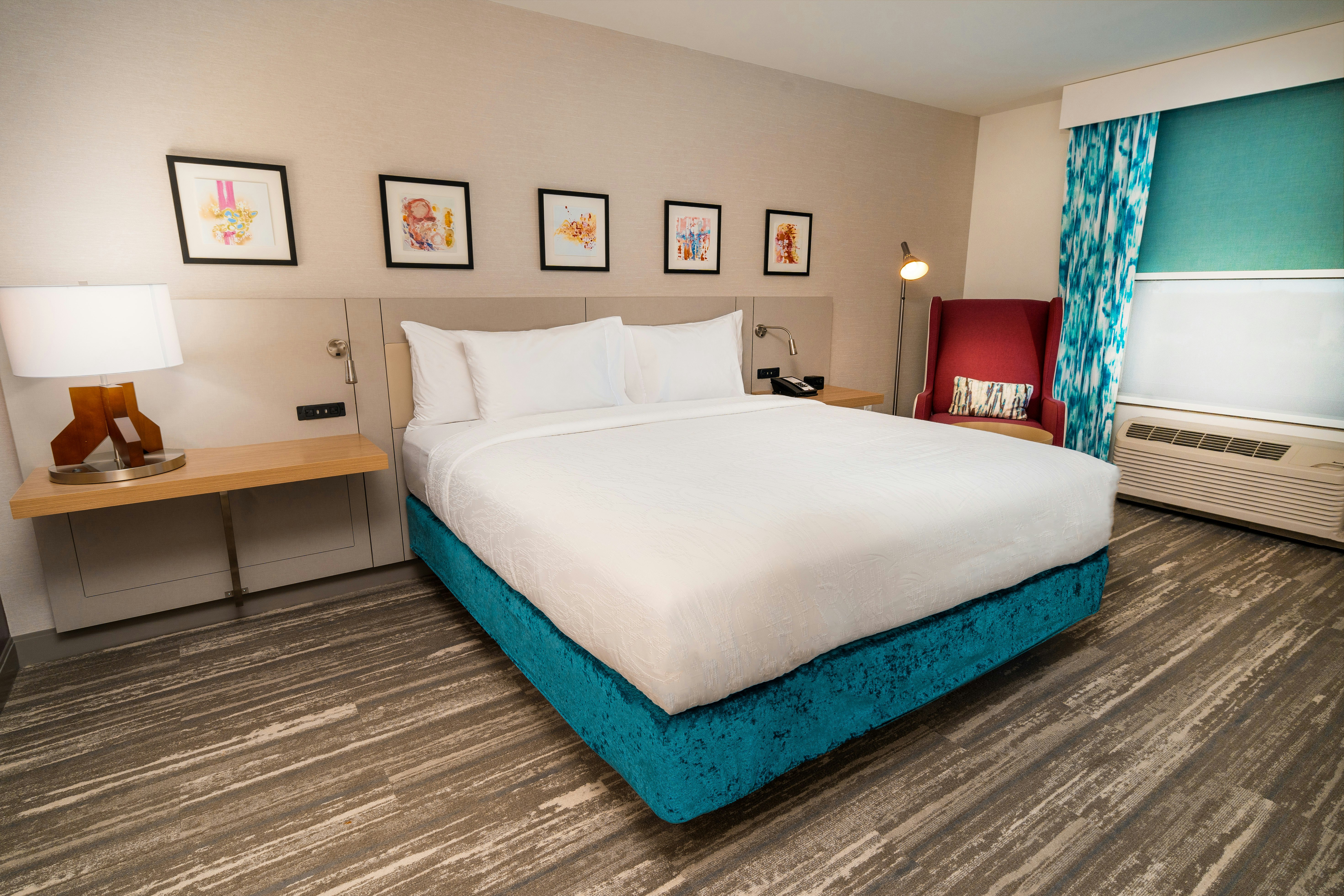 ROOM, KING BED