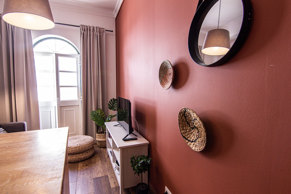 Faro Central Holiday Apartments 10/28
