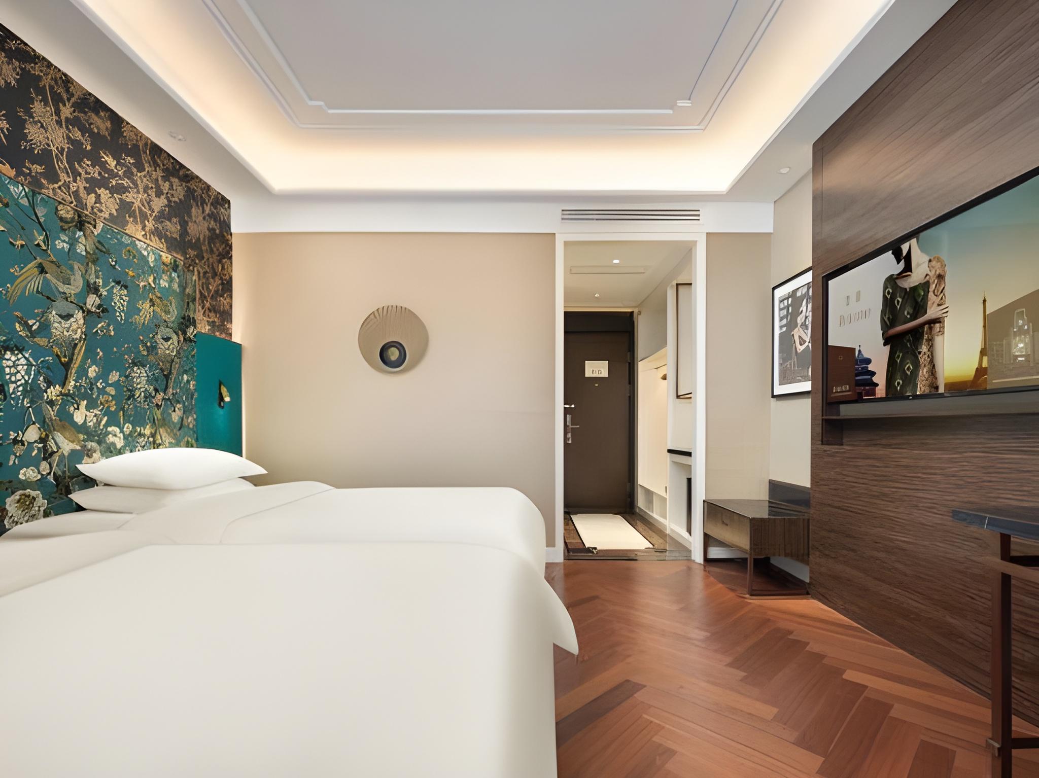 Elegant, Twin Beds