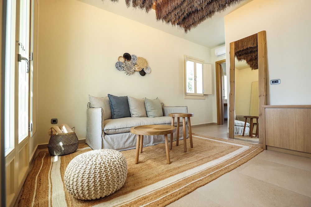 Life Suites 24/41