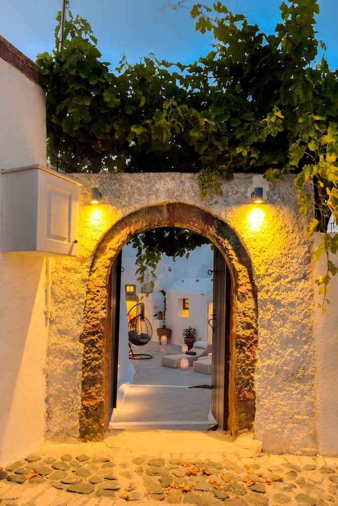 Pasithea Suites Santorini 55/60