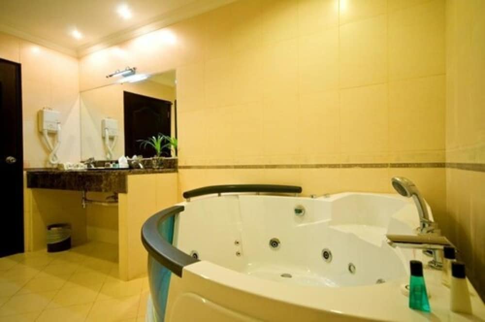 Golden View Hotel Batam 38/38
