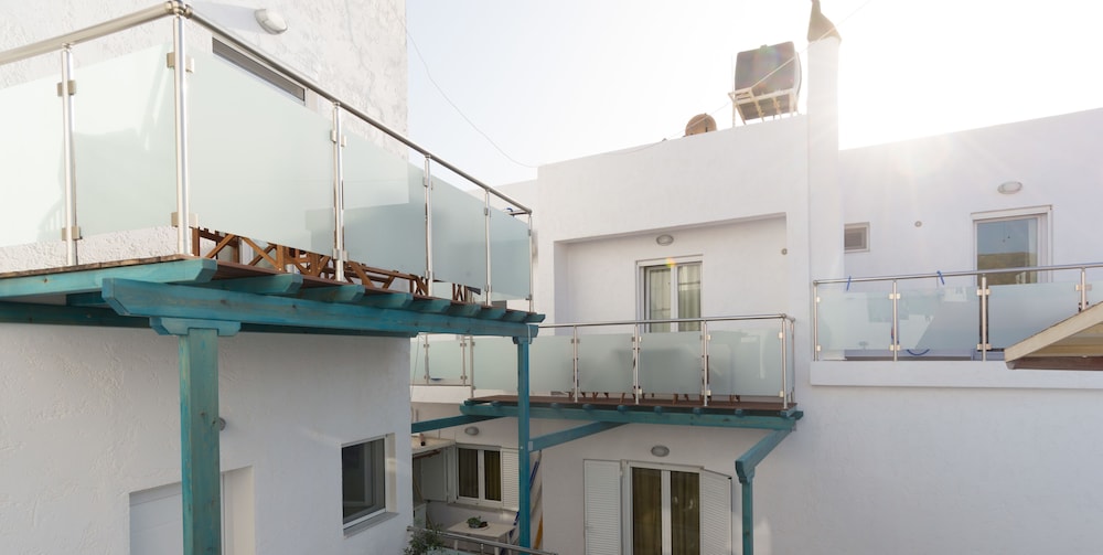 Socrates Apartments &amp; Restaurant 25/48