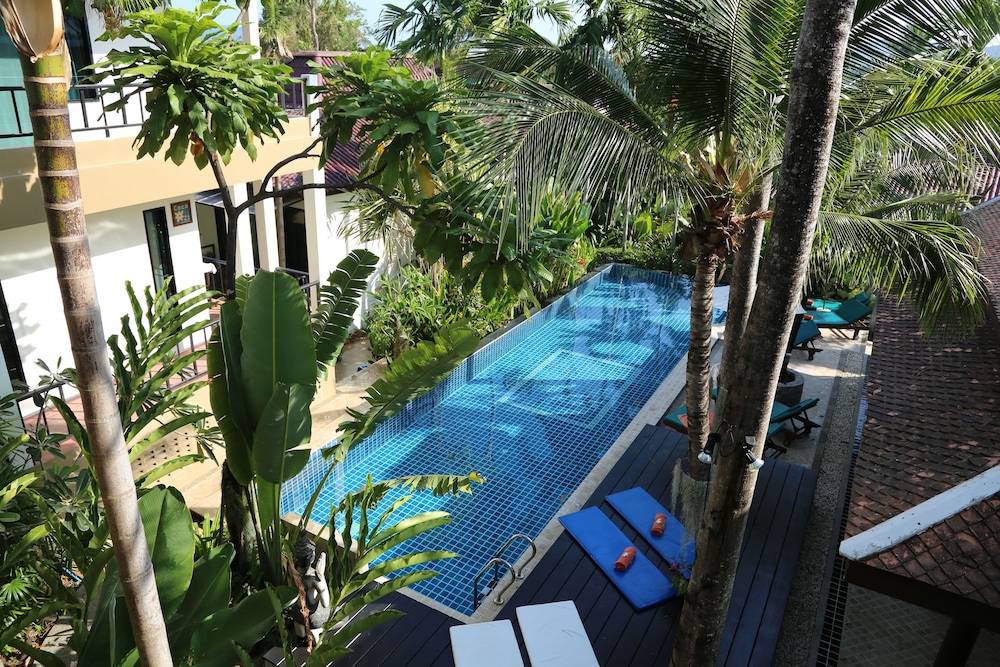 Cocoville Phuket 11/75