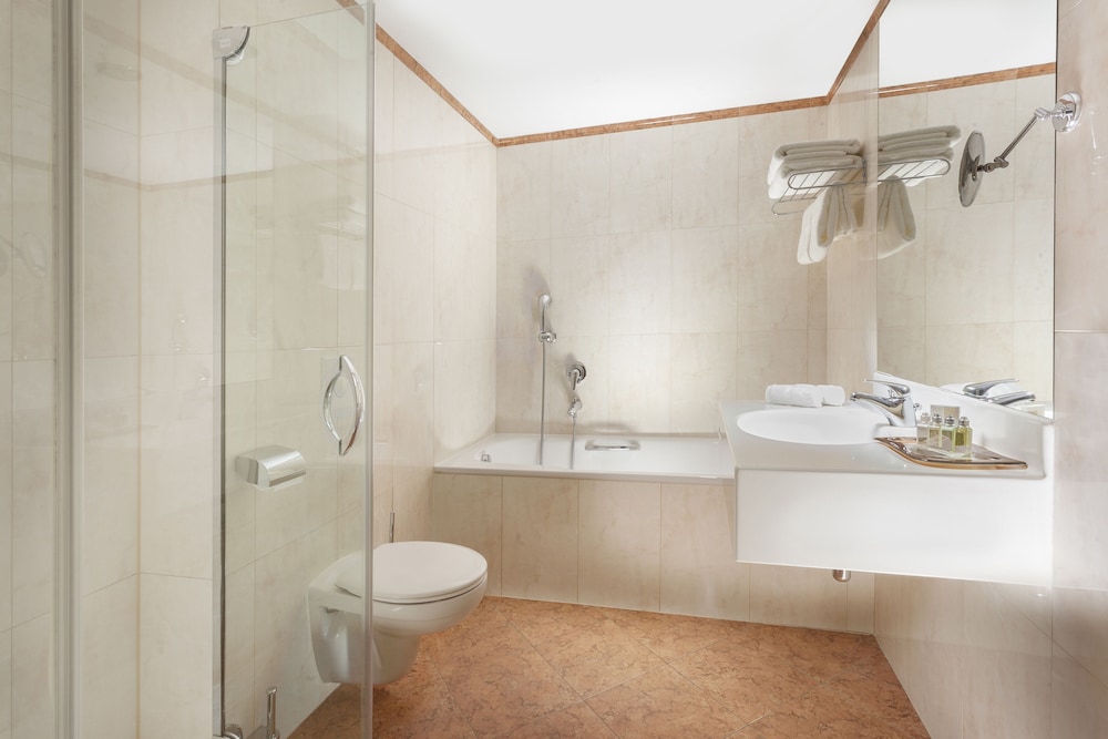 Jalta Boutique Hotel 70/73