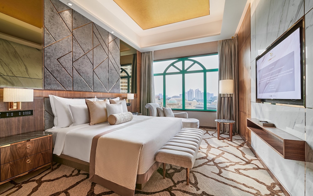 Grand, Sunway, Suite, King and Twin Beds