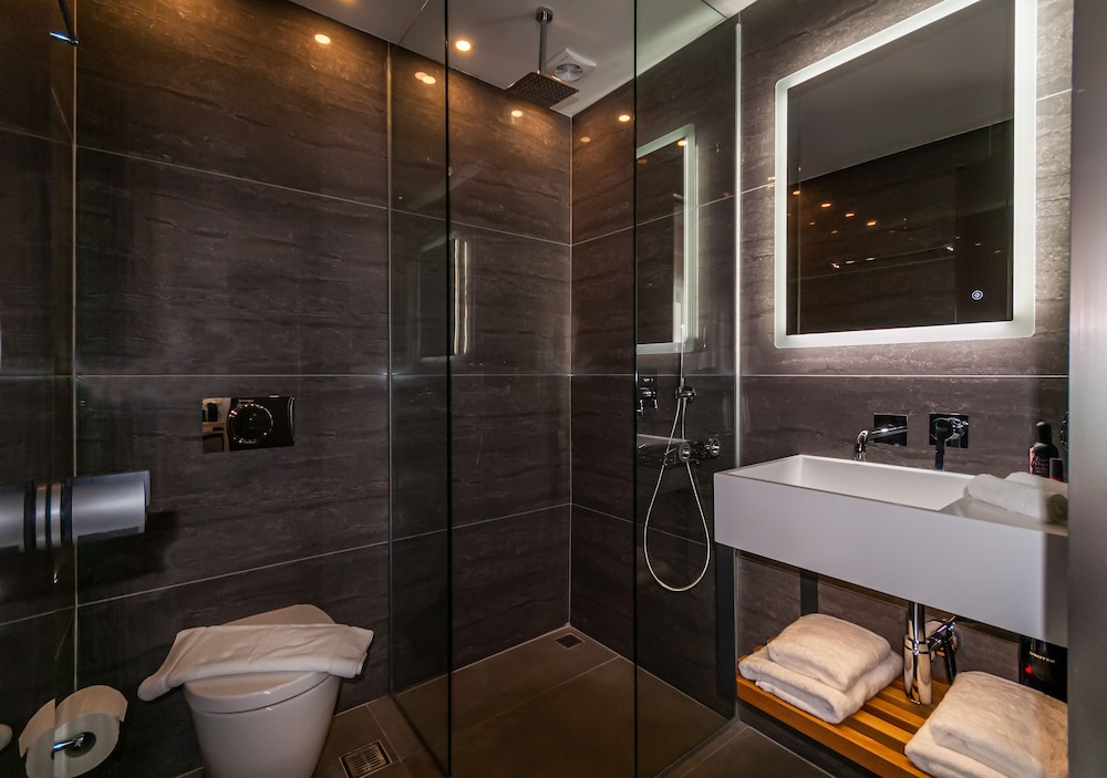 Epavli Boutique Hotel 62/65