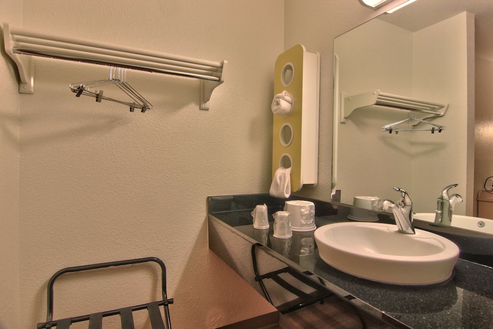 Motel6 Sacramento, CA - North 55/59