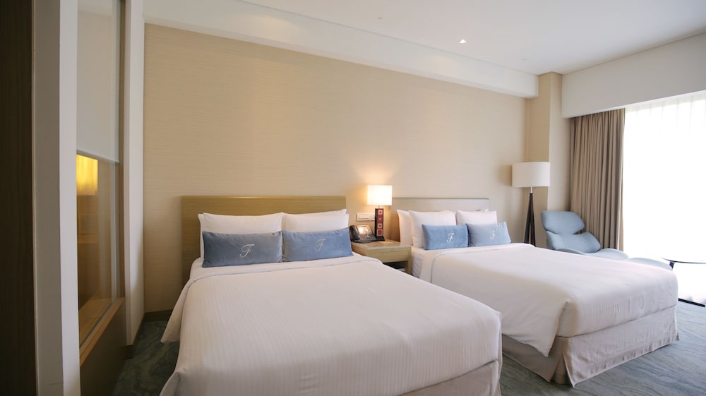 Fleur de Chine Hotel 12/70