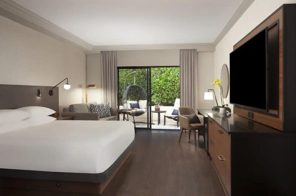 Hyatt Regency Westlake 13/67