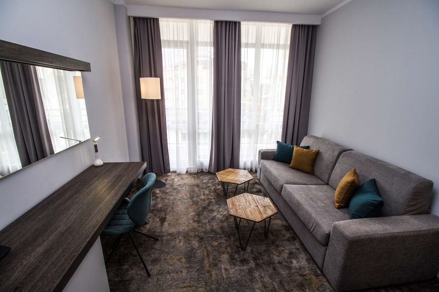 Best Western Plus Premium Inn 28/57