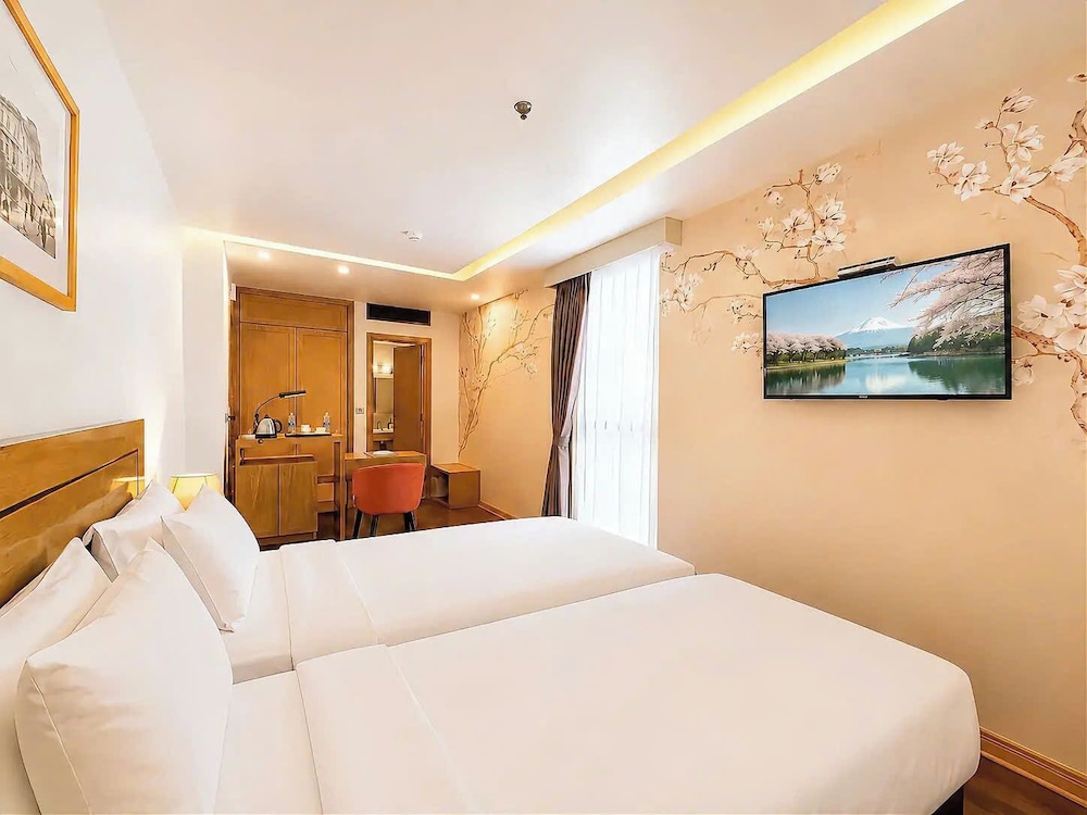 PARKSIDE SUNLINE HOTEL 30/67