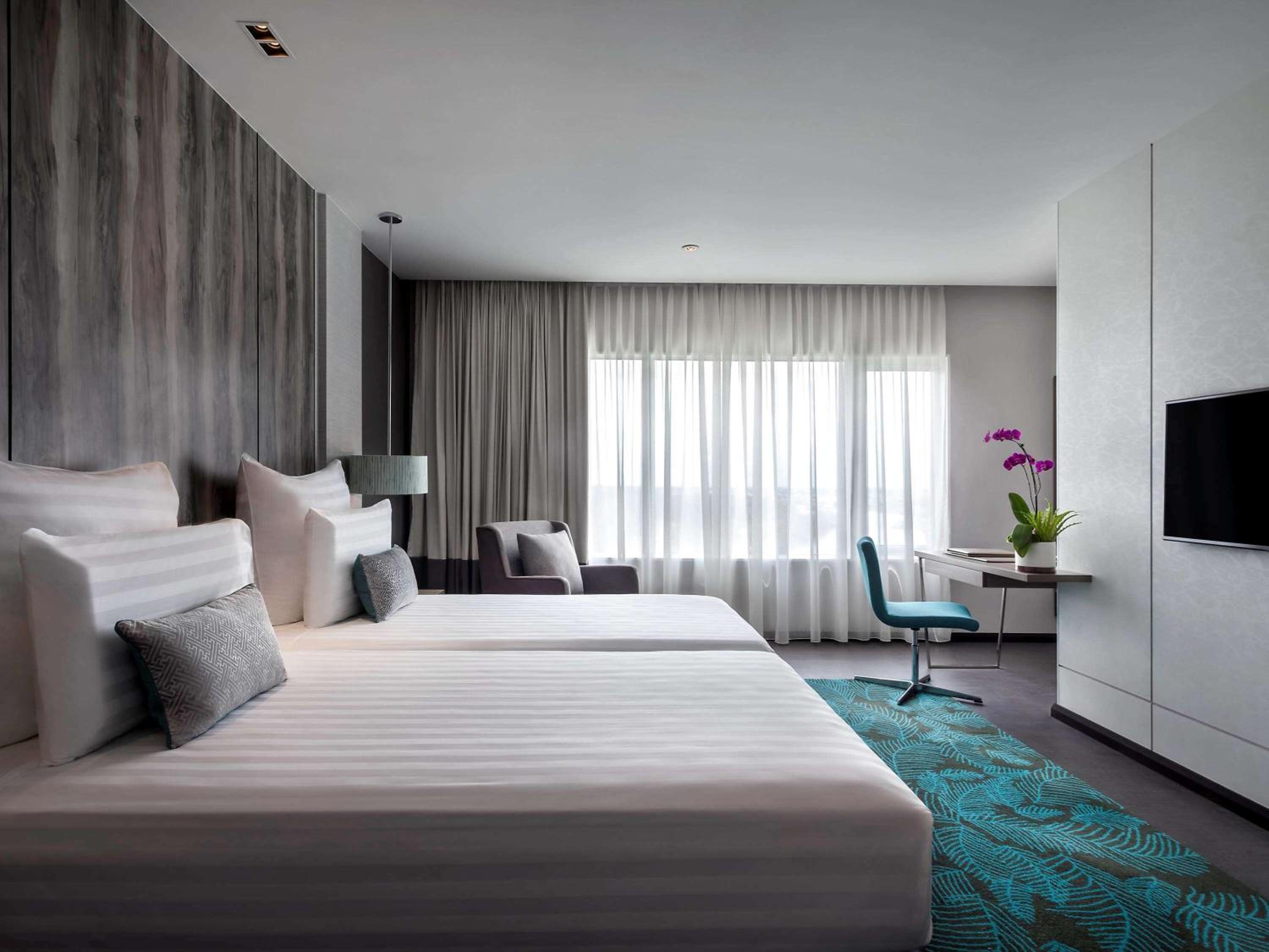 Superior, Single Bed, City View