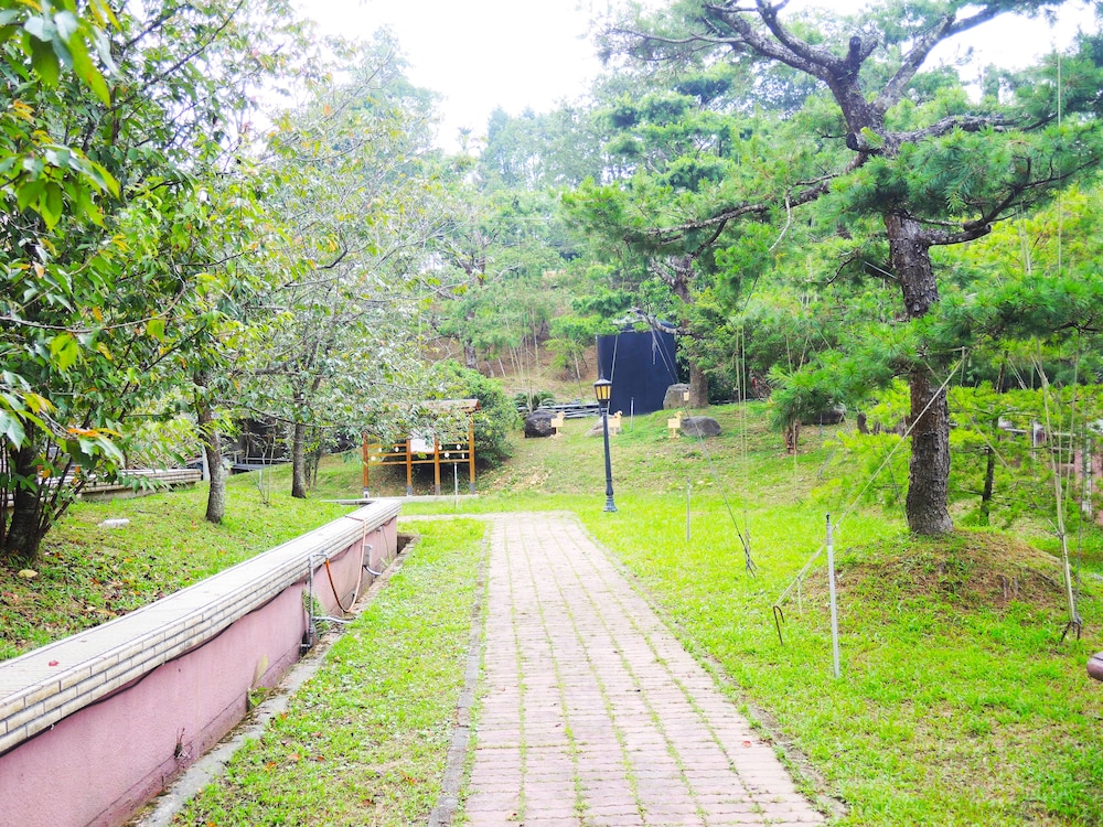 The Deer Resort 60/67