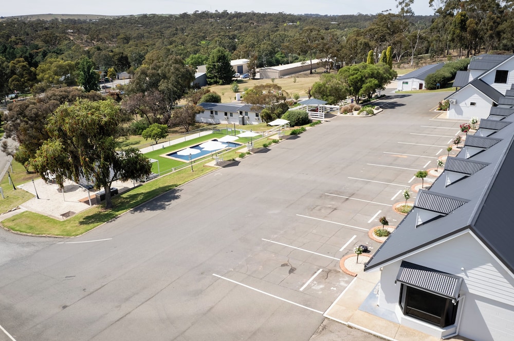 CLARE VALLEY MOTEL 57/62
