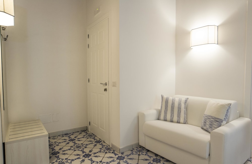 Morelli Suite 36/50