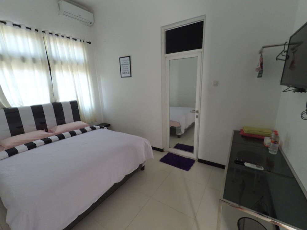 Mess Inn Semarang 12/35