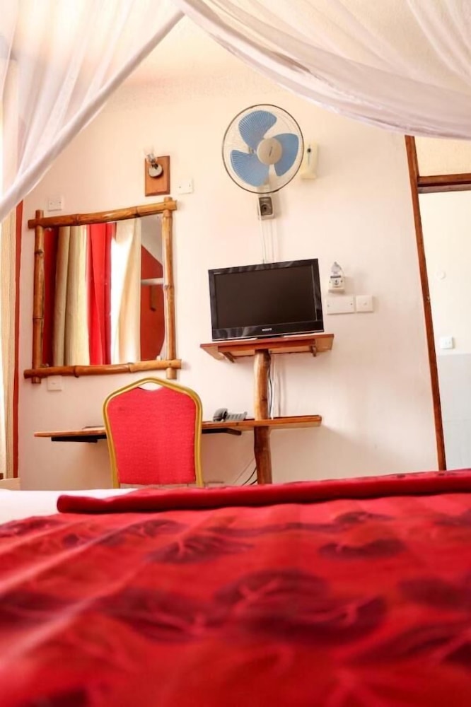 Bridge Hotel Mombasa 33/41