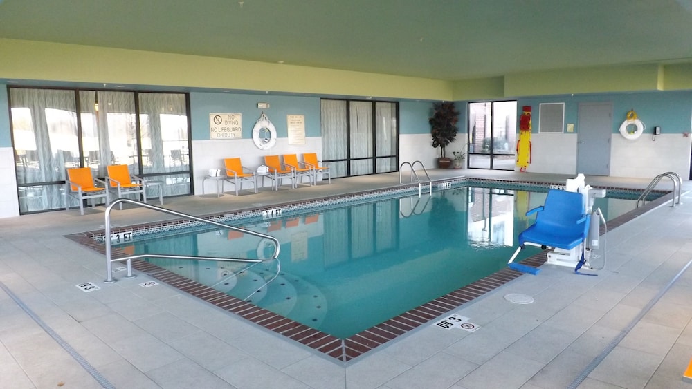 Holiday Inn Express Hotel Suites Dyersburg 2/41