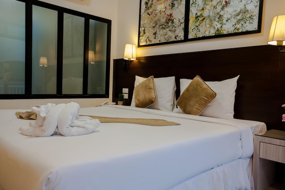 Amici Miei Hotel 9/30