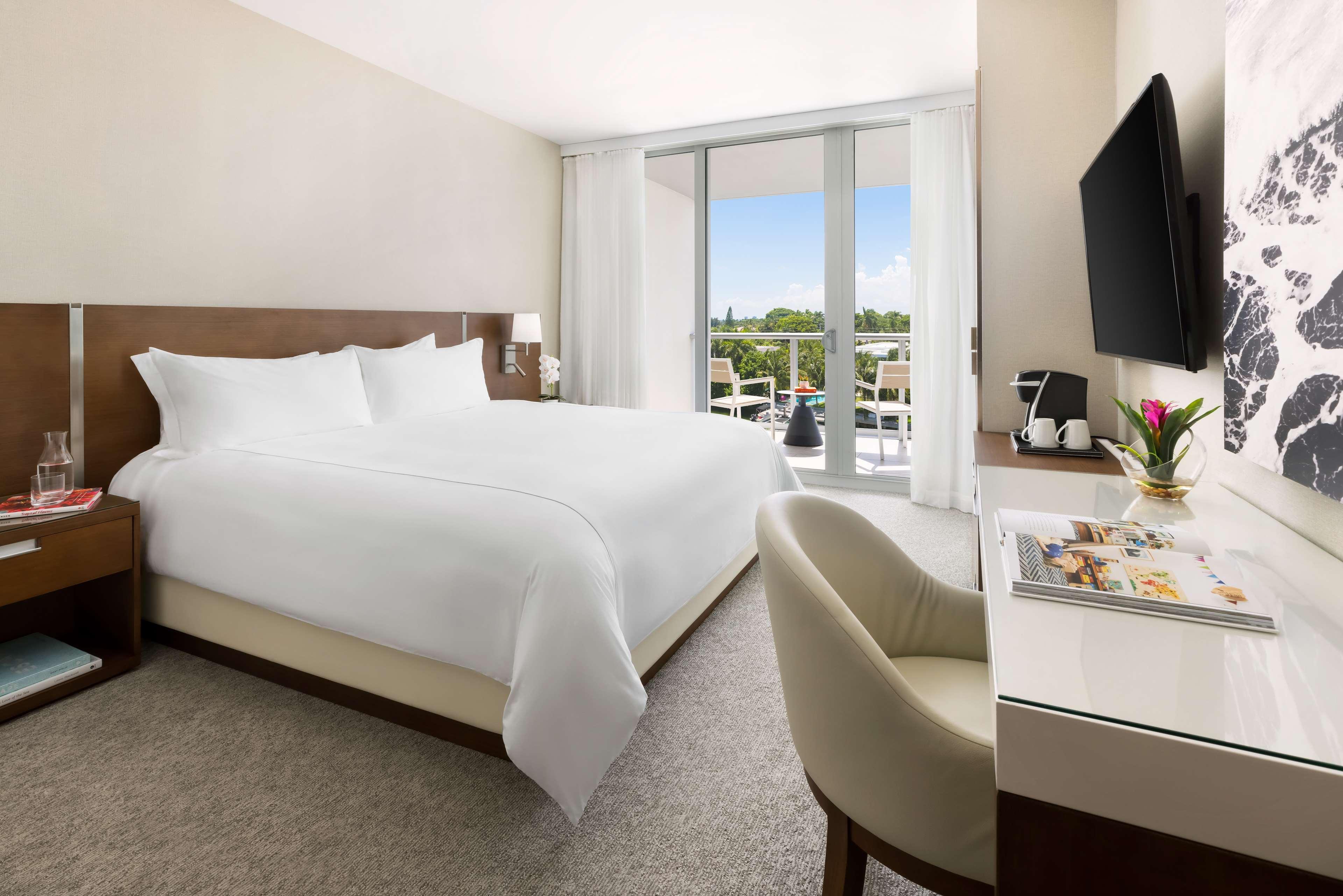 1 Bedroom, Suite, King Bed, Water View, Balcony