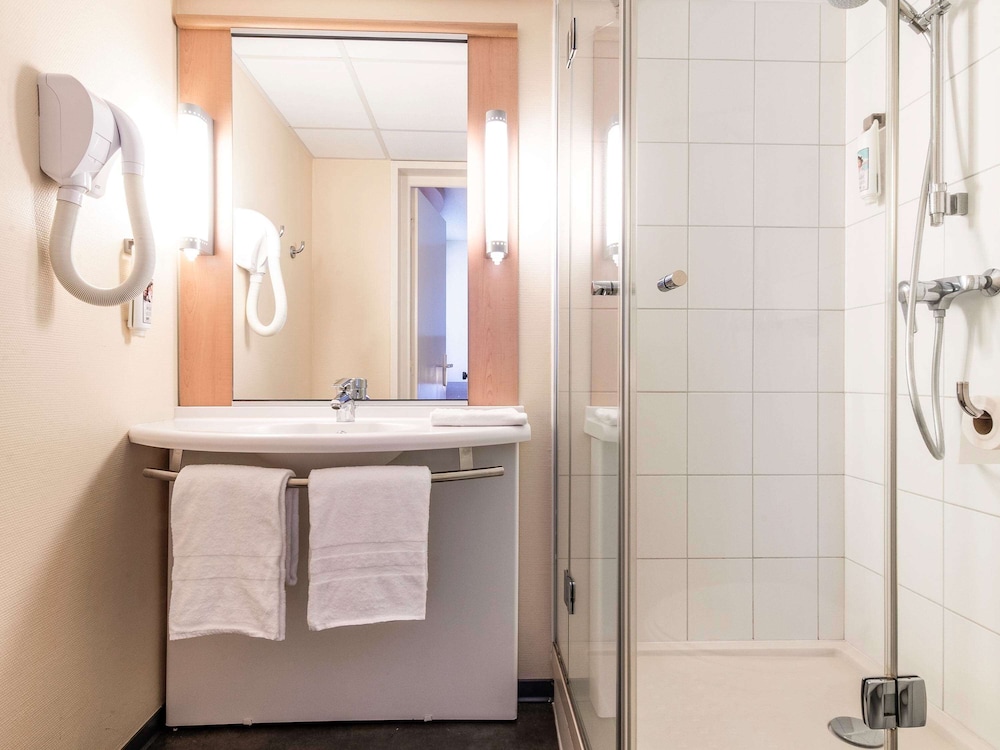 Ibis Issoire 20/57