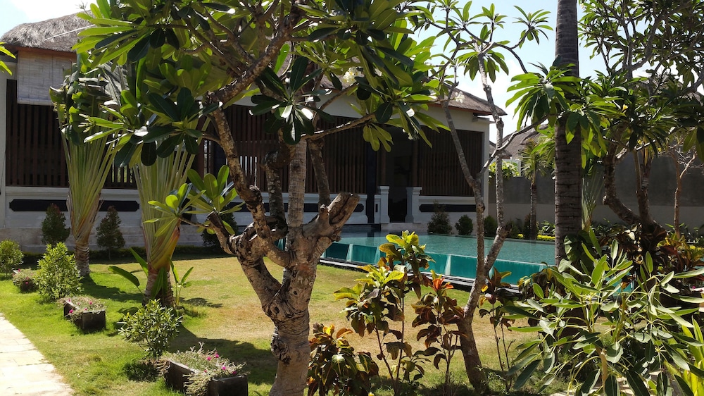 Amor Bali Villas & Spa Resort 71/74