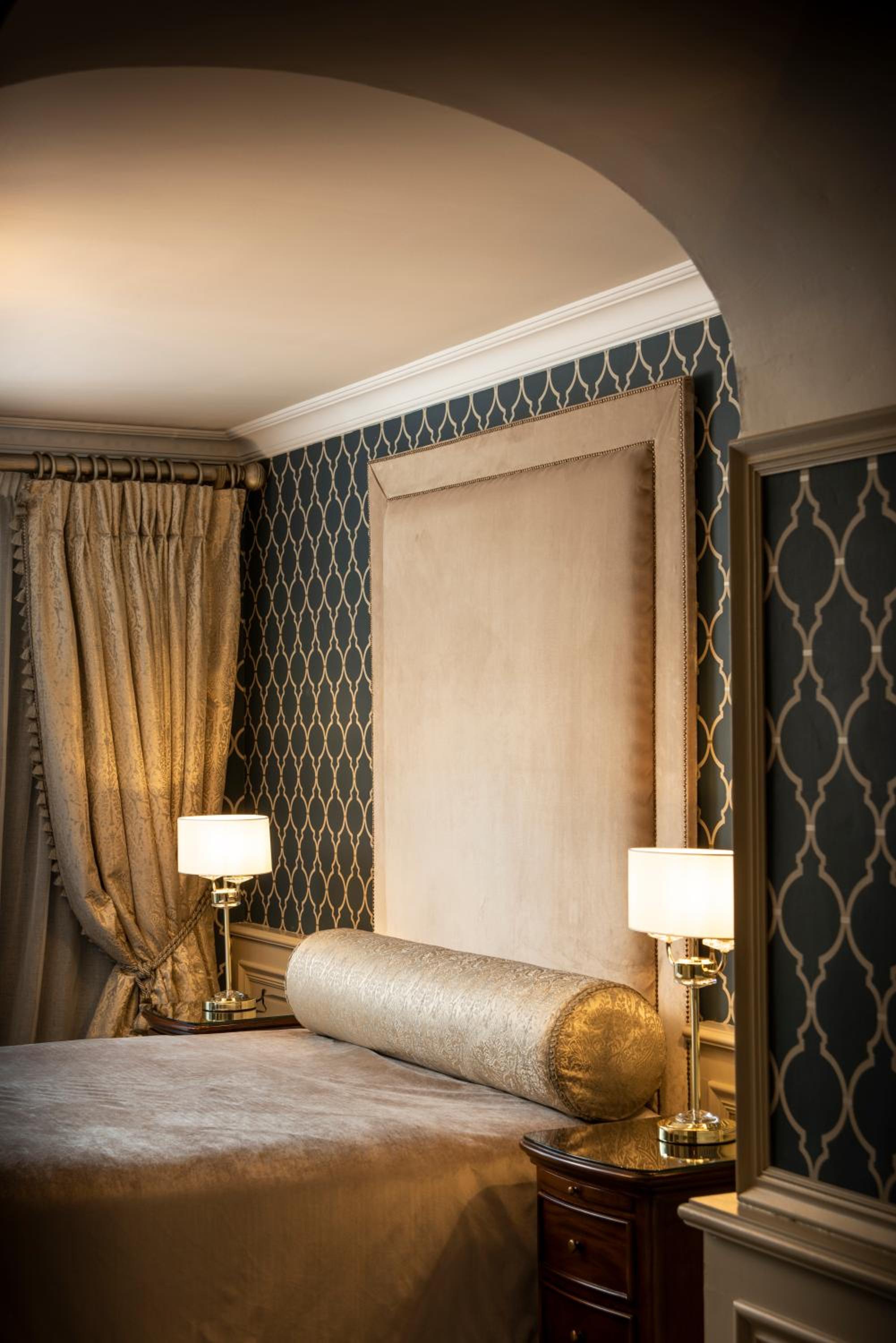 Deluxe, Suite