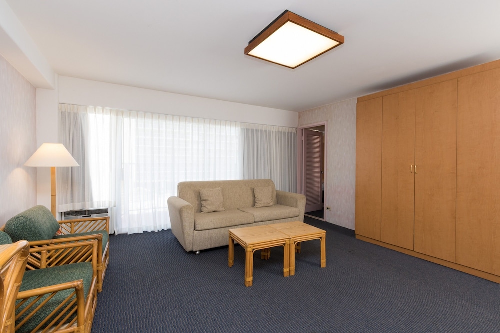Ilima Hotel 44/63