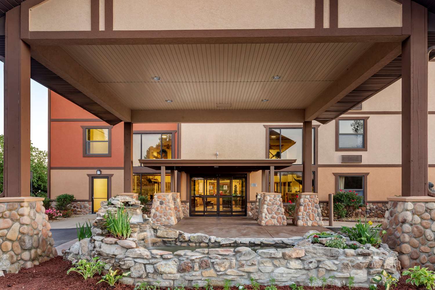 凯富套房酒店(Comfort Inn and Suites Branson Meadows) 图片4