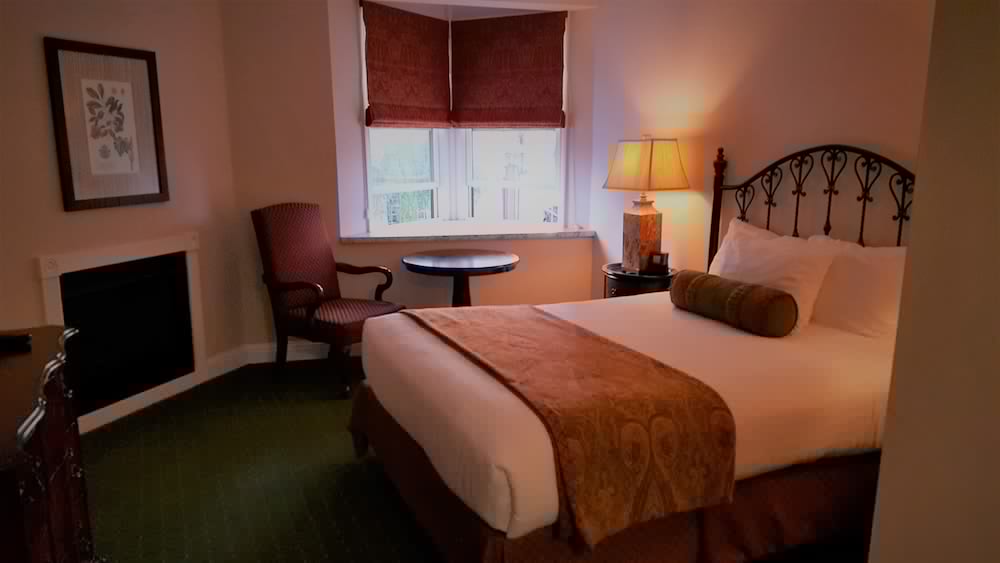 Monterey Hotel 10/68